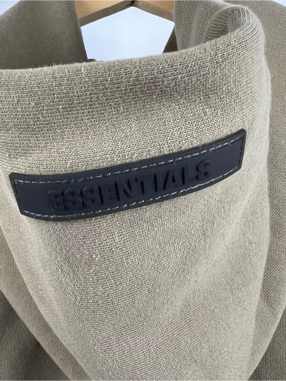 Essentials Fear Of God Beige Sweatshirt Hoodie Men’s Size XL - Picture 3 of 9